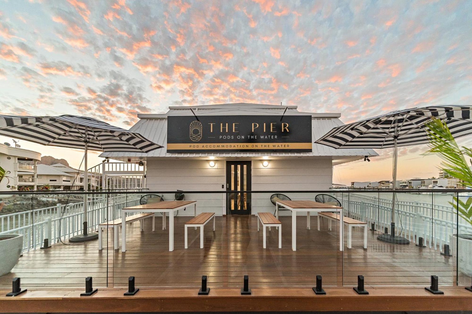 The Pier Pods On The Water- 50M From Townsville Bus Terminal And Ferry Terminal- Passport Id Requried Exterior photo
