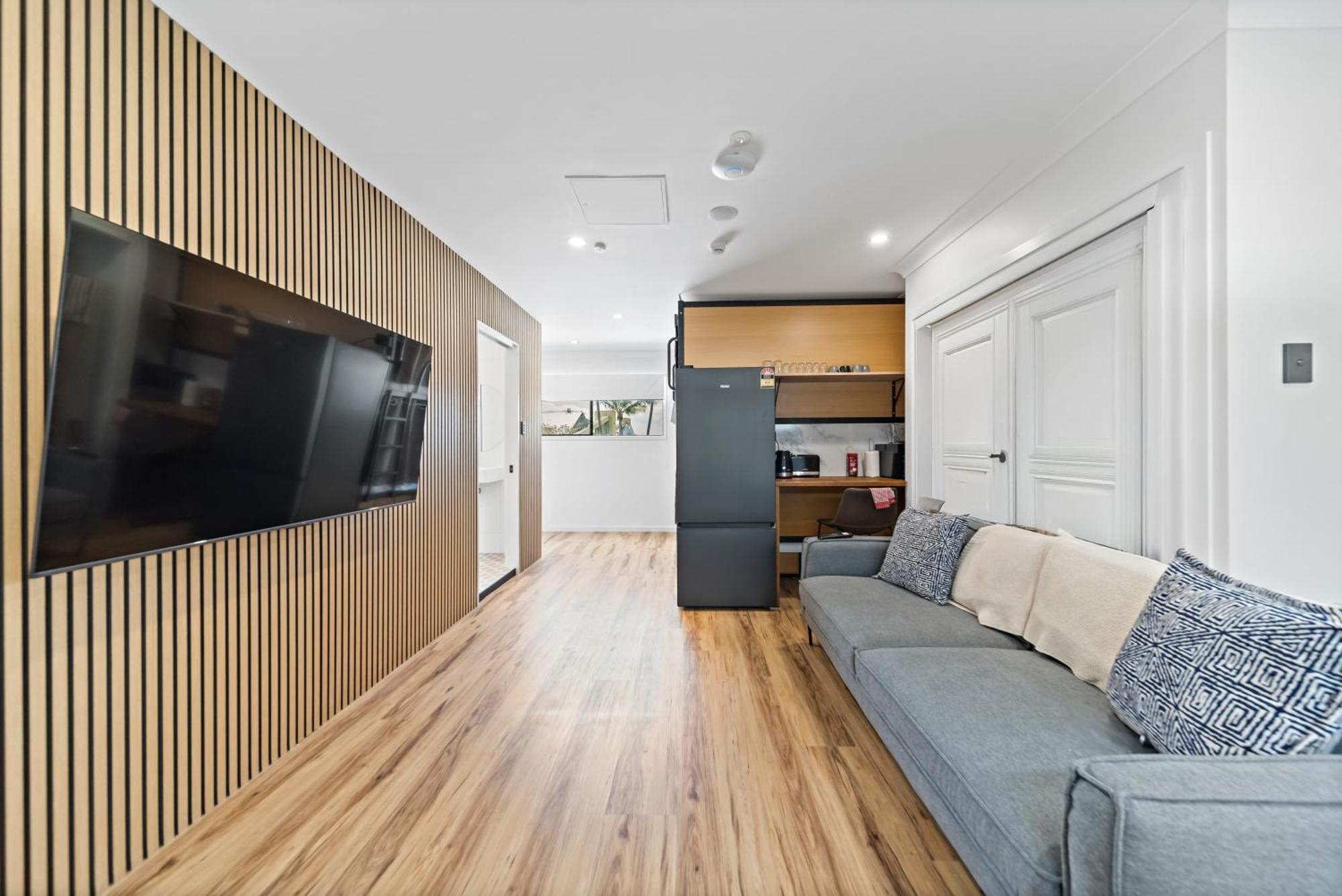 The Pier Pods On The Water- 50M From Townsville Bus Terminal And Ferry Terminal- Passport Id Requried Exterior photo